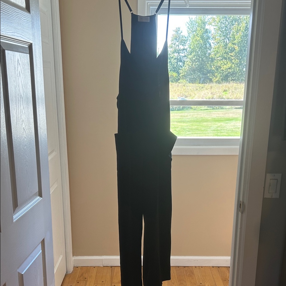 Chic Black Sleeveless Jumpsuit
